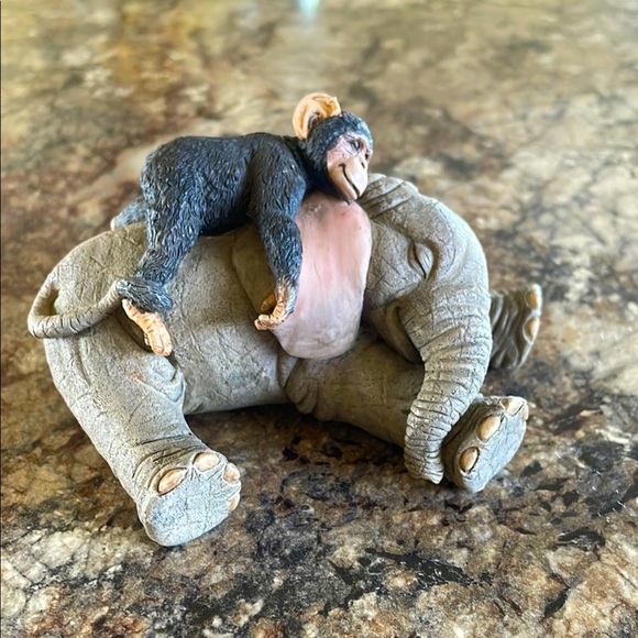 Tuskers Henry Peace At Last Collectible Baby Elephant & Chimp Figurine Statue - Picture 1 of 7